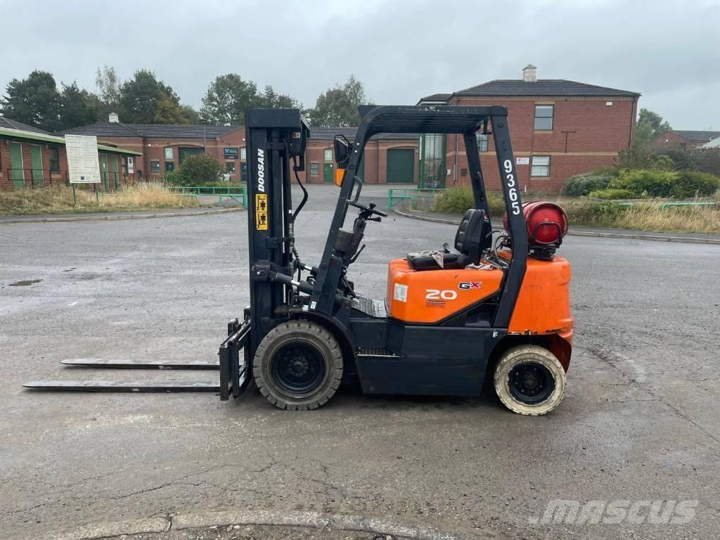 Doosan G 20 Περονοφόρα ανυψωτικά κλαρκ με φυσικό αέριο LPG