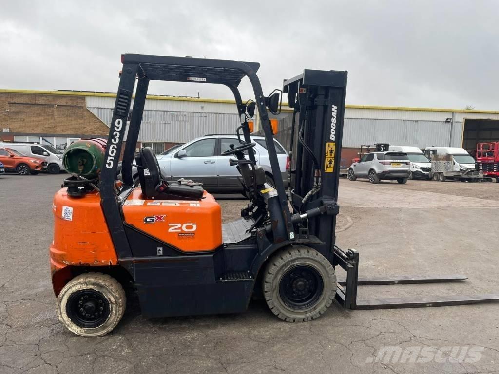 Doosan G 20 Περονοφόρα ανυψωτικά κλαρκ με φυσικό αέριο LPG