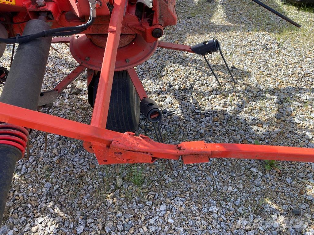 Kuhn GF8702 Τσουγκράνες και χορτοξηραντικές μηχανές