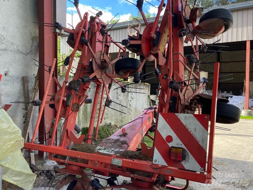 Kuhn GF8702 Τσουγκράνες και χορτοξηραντικές μηχανές