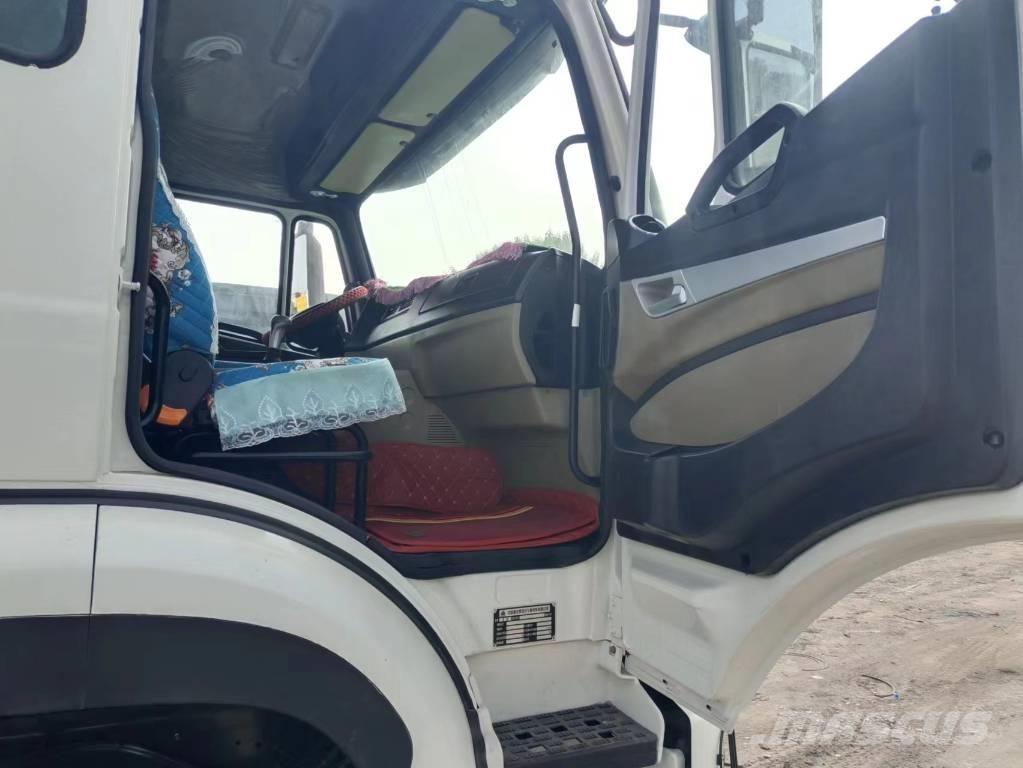 Sinotruk HOWO 371hp Τράκτορες