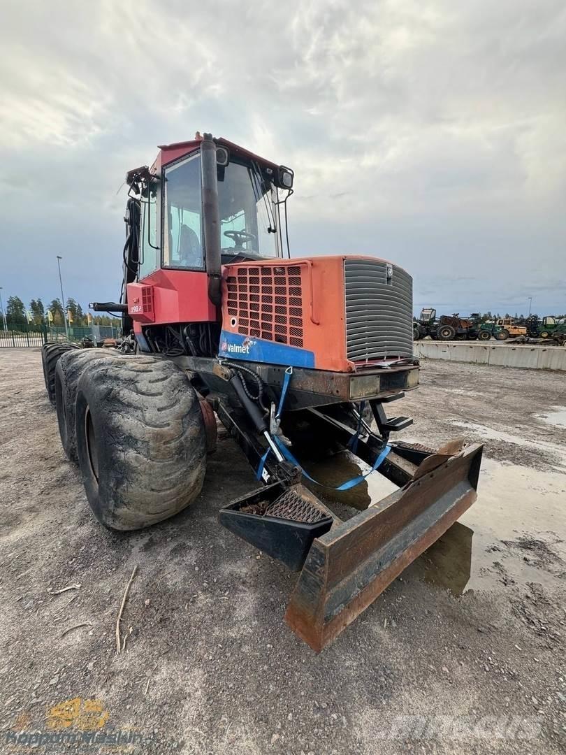 Valmet 890.2 Μεταφορείς ξυλείας