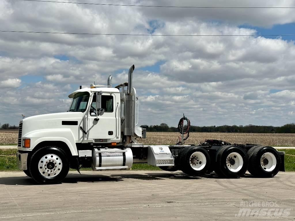 Mack CH 613 Τράκτορες