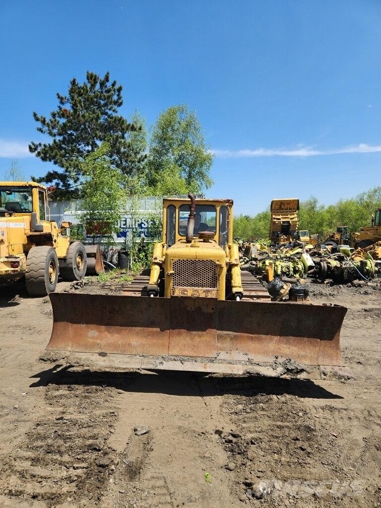 CAT D 6 Μπουλντόζες με ερπύστριες