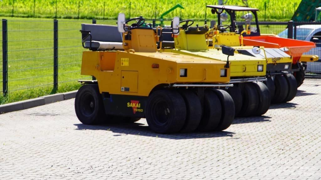 Sakai TS 160 Κύλινδροι με επίσωτρα με αέρα