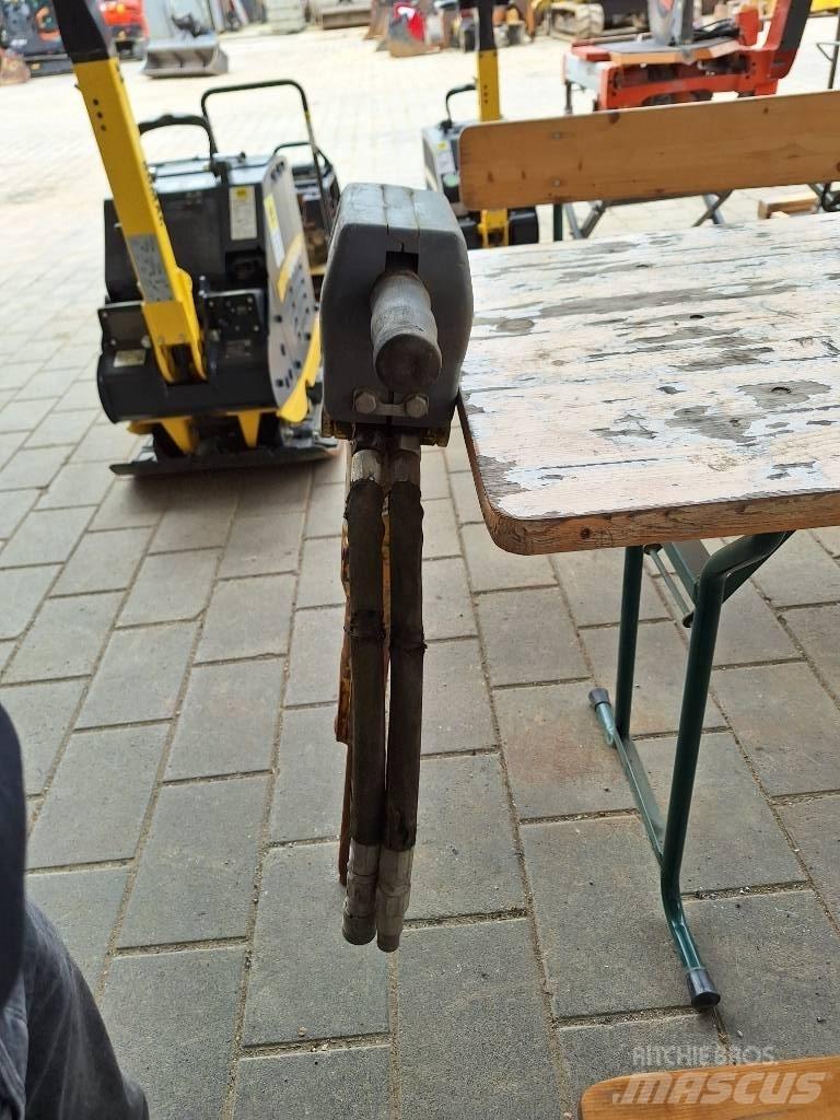 Atlas Copco LH 180 Σφυριά / Σπαστήρες