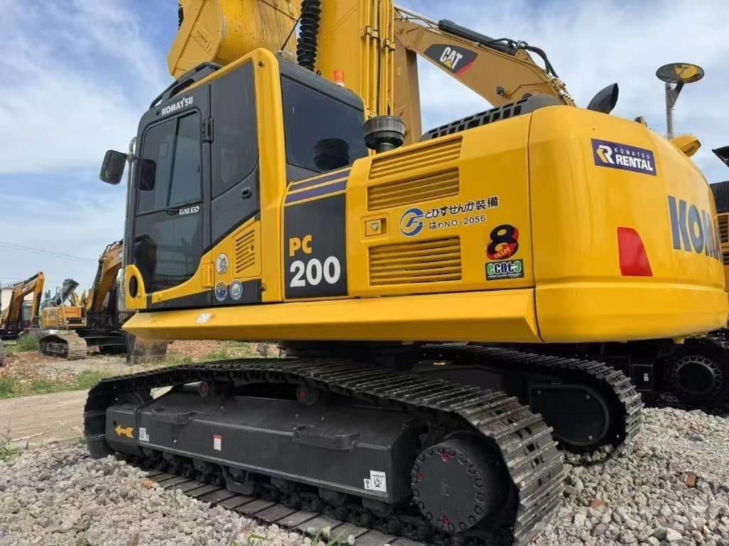 Komatsu 200-8 Εκσκαφείς με ερπύστριες