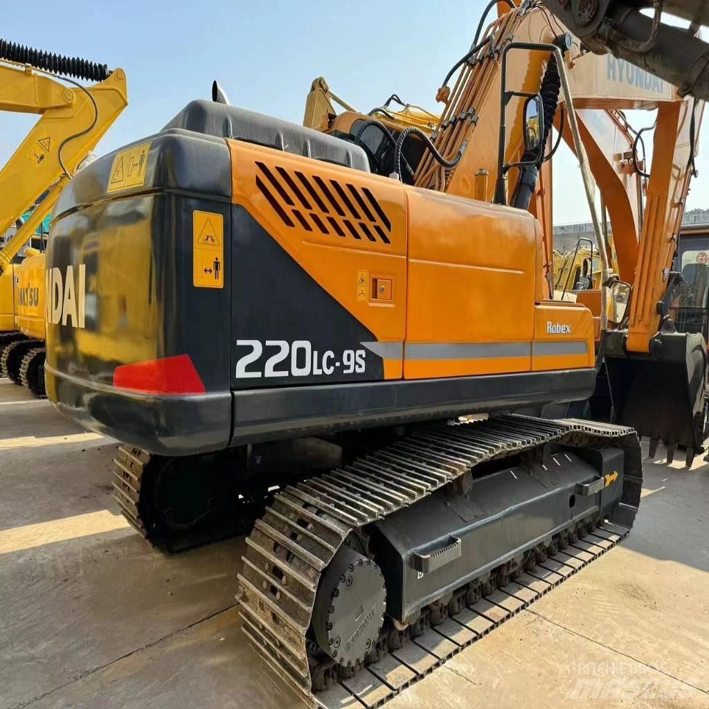 Hyundai R220LC-9S Εκσκαφείς με ερπύστριες