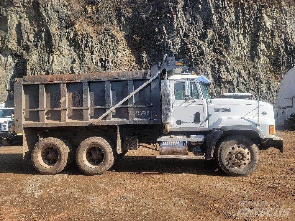 Mack CL 713 Φορτηγά Ανατροπή