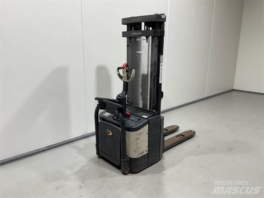 Crown WE2300S Ηλεκτρικά παλετοφόρα με ιστό