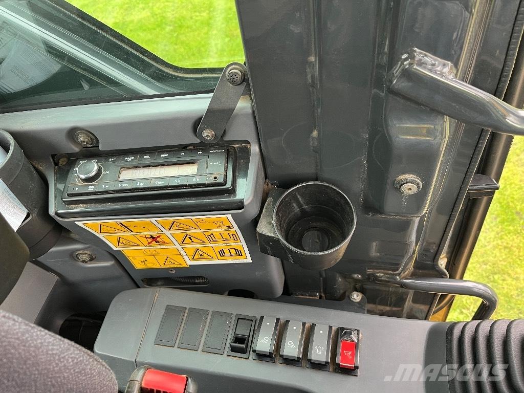 Komatsu PW 118 Εκσκαφείς με τροχούς - λάστιχα