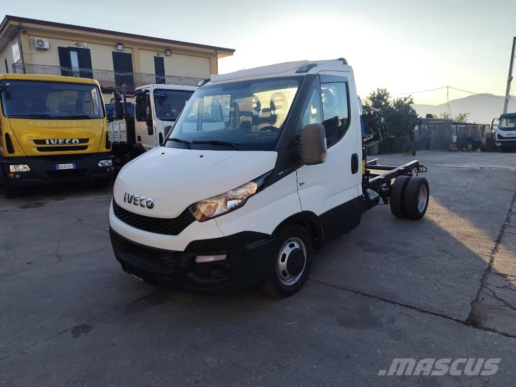 Iveco Daily 35-150 Φορτηγά με Γερανό