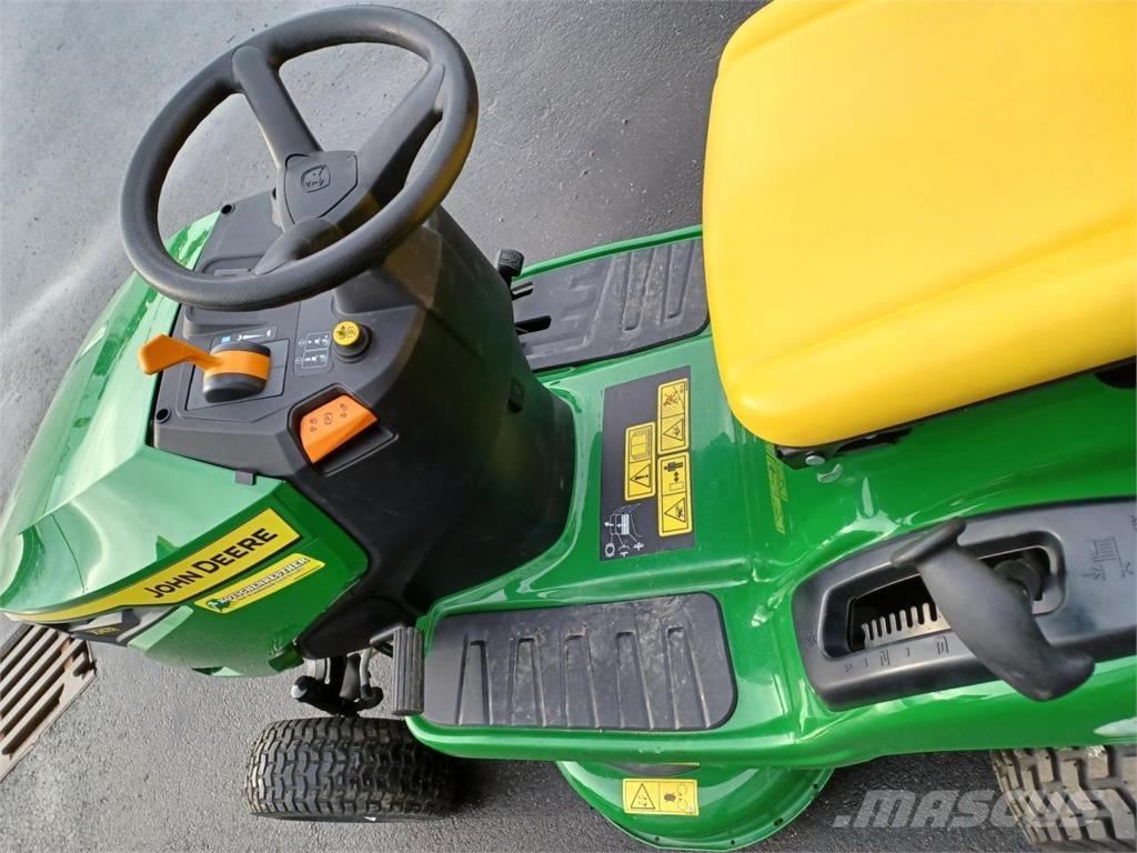 John Deere X147R Χορτοκοπτικά γηπέδων με γκαζόν