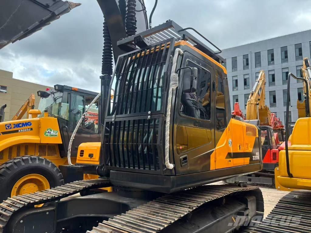 Hyundai HX 220 Εκσκαφείς με ερπύστριες