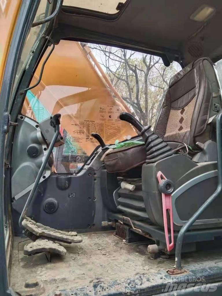 Hyundai R215-9T Εκσκαφείς με τροχούς - λάστιχα