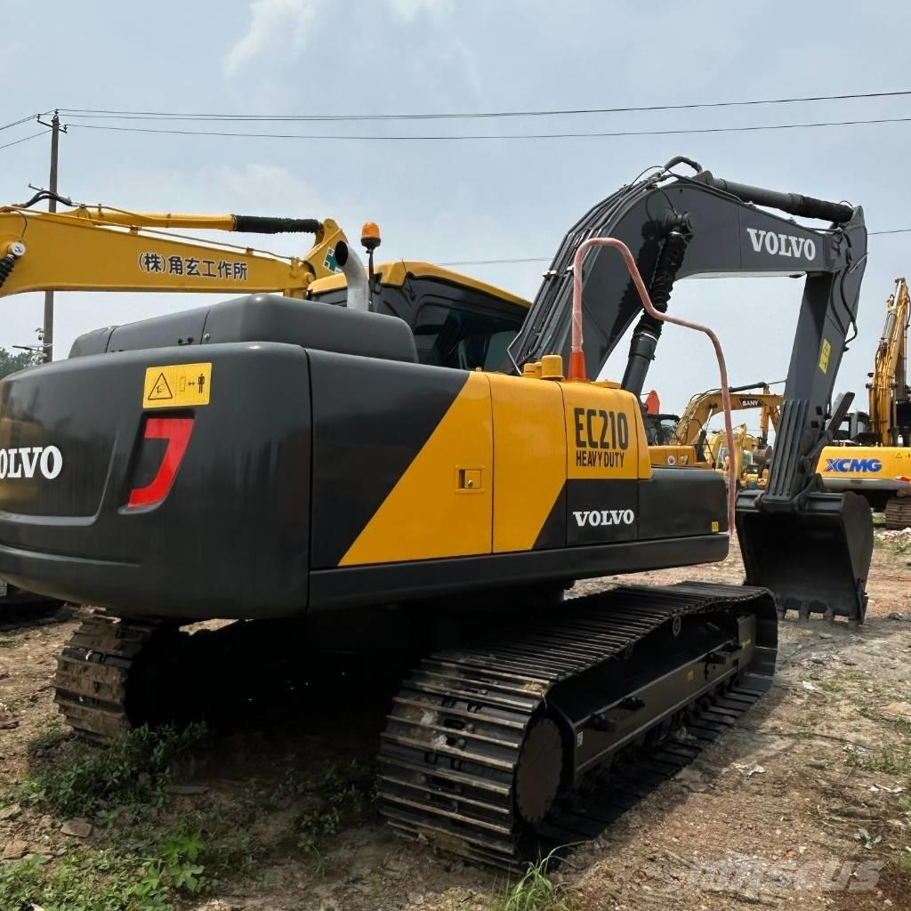 Volvo 210 Εκσκαφείς με ερπύστριες
