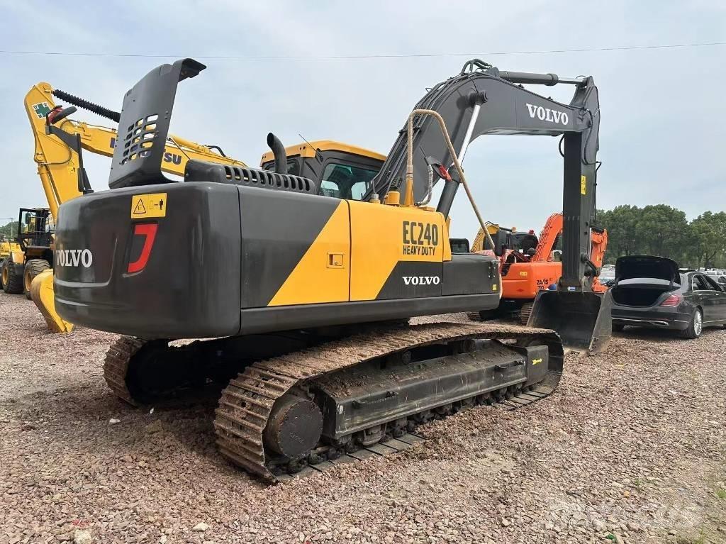 Volvo EC 240 Εκσκαφείς με ερπύστριες