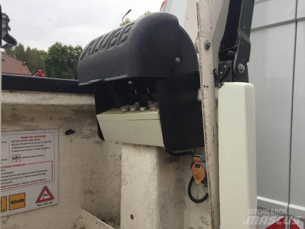 Klubb K32 Εναέριες πλατφόρμες τοποθετημένες σε φορτηγό