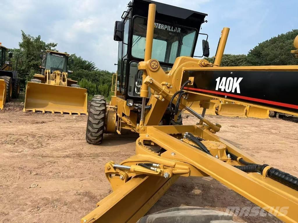 CAT 140 K Γκρέιντερς