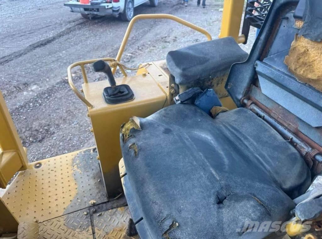 CAT D4C3 Μπουλντόζες με ερπύστριες
