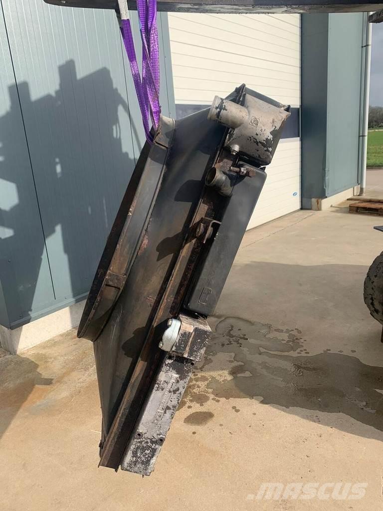 Liebherr A932 Καλοριφέρ