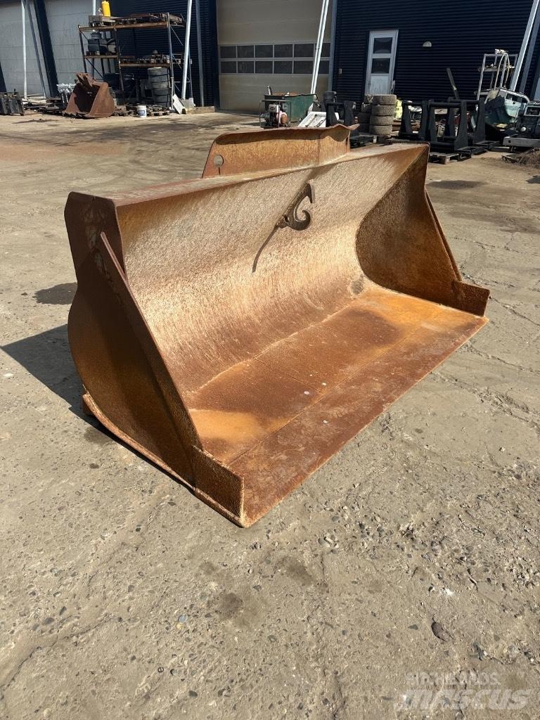 Volvo 2500mm Κουβάδες