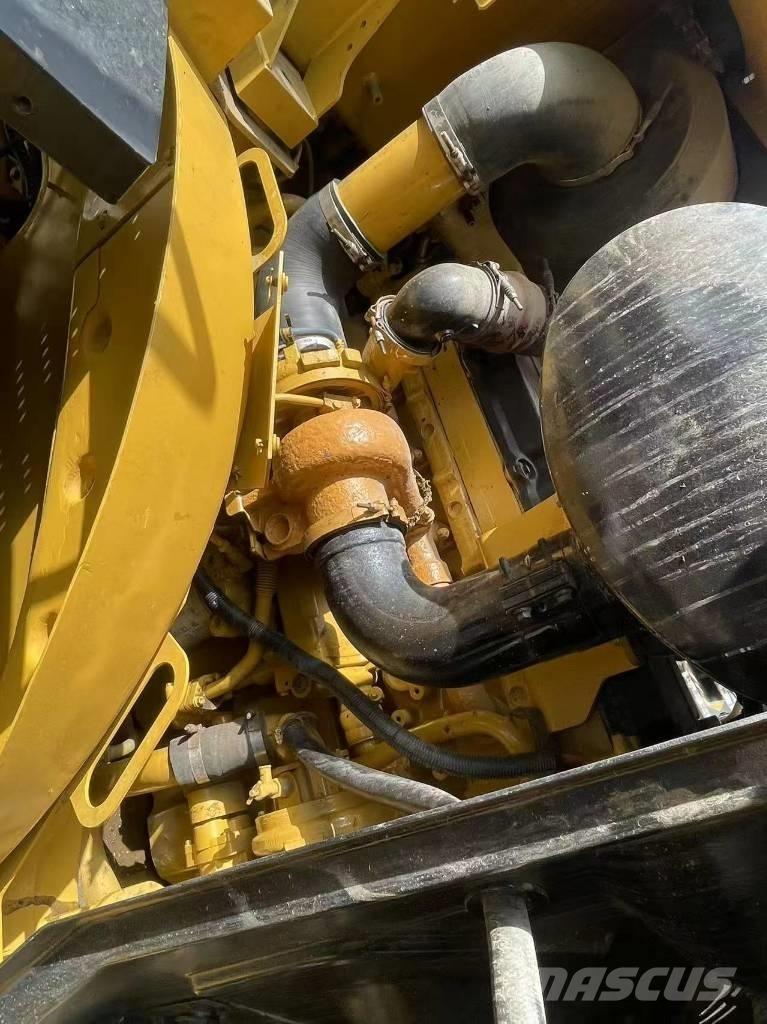 CAT 966 Εκσκαφείς με τροχούς - λάστιχα