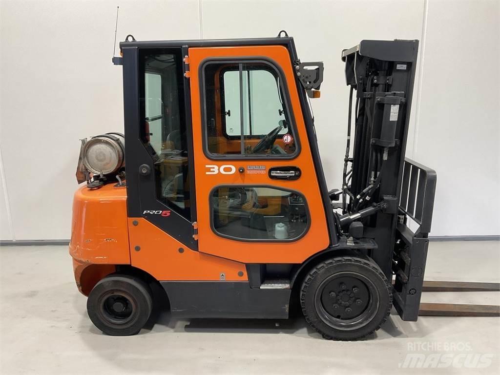 Doosan G30E-5 Περονοφόρα ανυψωτικά κλαρκ με φυσικό αέριο LPG