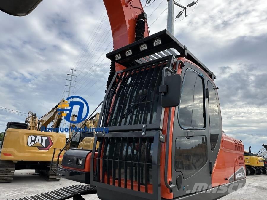 Doosan DX 225 LCA Εκσκαφείς με ερπύστριες