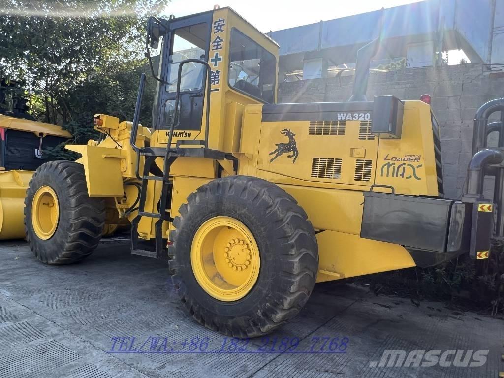 Komatsu WA320 Φορτωτές με λάστιχα (Τροχοφόροι)
