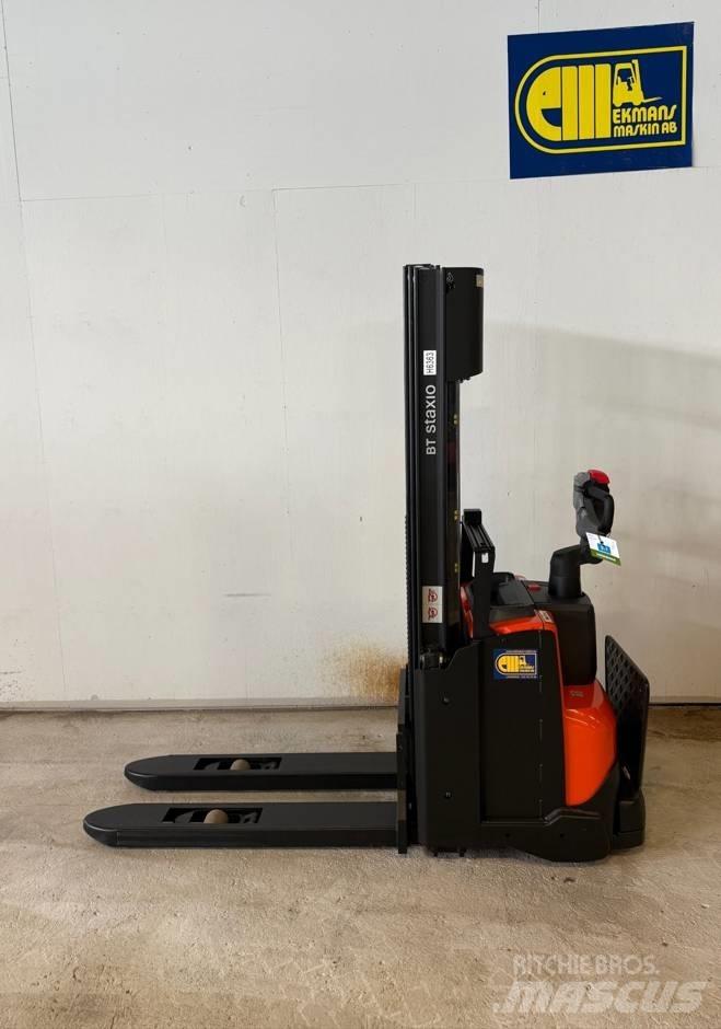 BT truck SWE 140L Παλετοφόρα πεζού χειριστή με ιστό