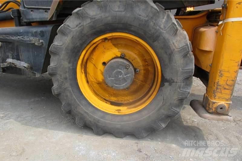 JCB 3DX4 Εκσκαφείς Φορτωτές τύπου JCB