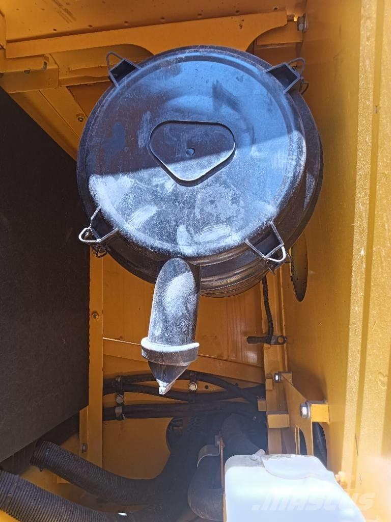 Komatsu PC 220 Εκσκαφείς με ερπύστριες
