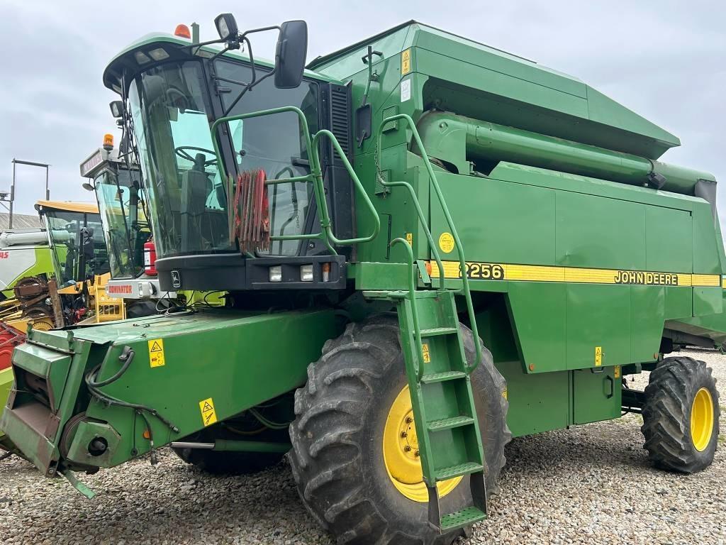 John Deere 2256 Θεριζοαλωνιστικές μηχανές