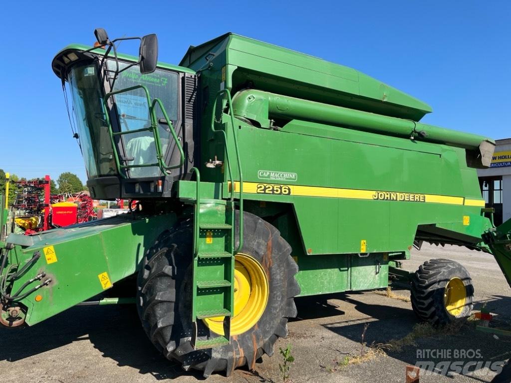 John Deere 2256 Θεριζοαλωνιστικές μηχανές