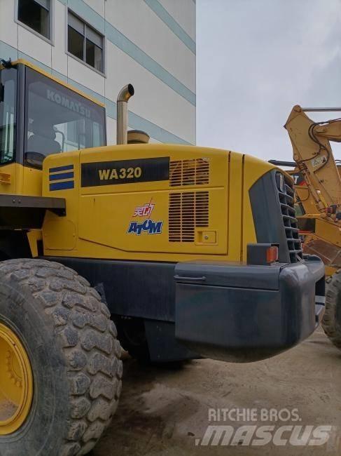 Komatsu WA 320 Φορτωτές με λάστιχα (Τροχοφόροι)