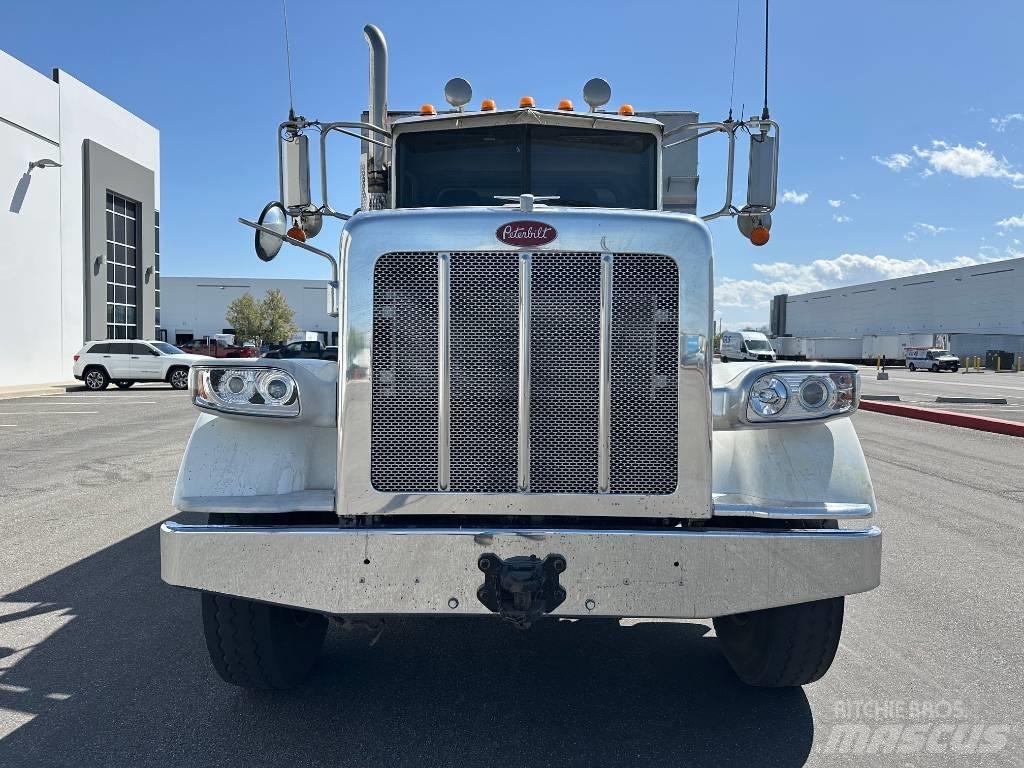 Peterbilt 367 Φορτηγά Ανατροπή