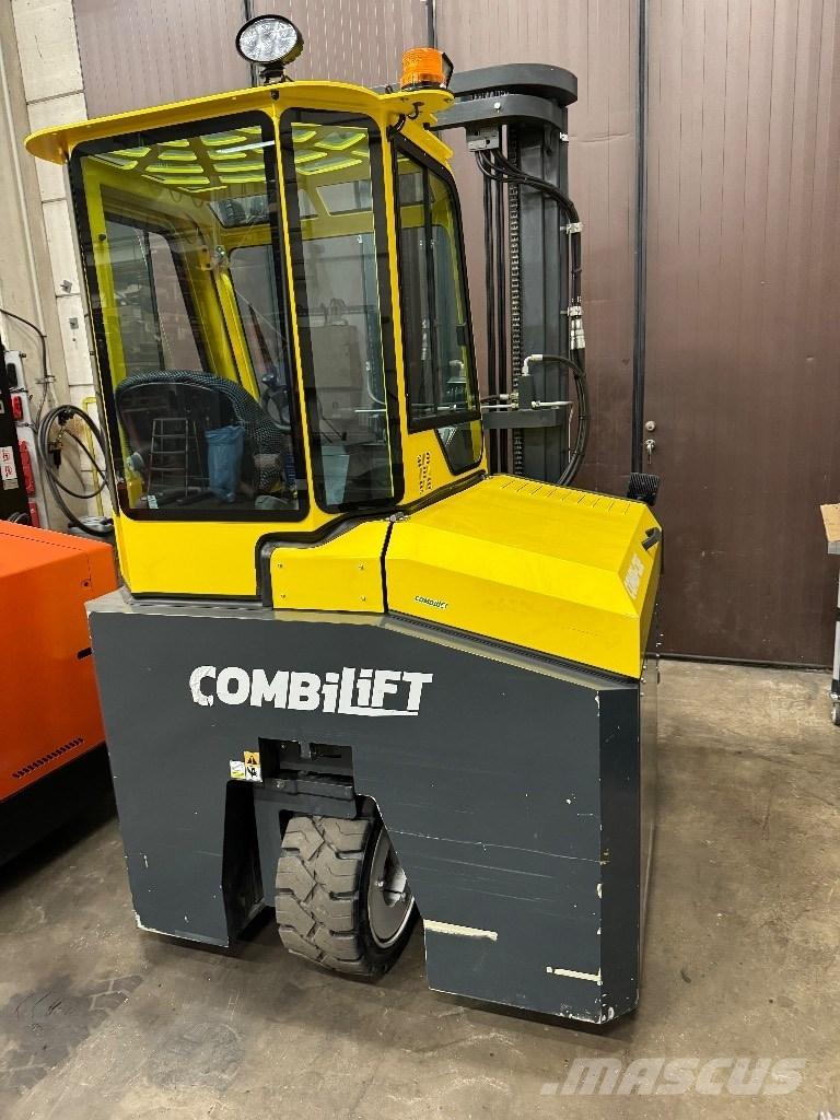 Combilift CBE3000 Ανυψωτικά στενών δρόμων 4 κατευθύνσεων
