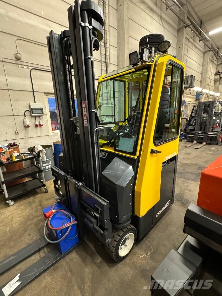 Combilift CBE3000 Ανυψωτικά στενών δρόμων 4 κατευθύνσεων