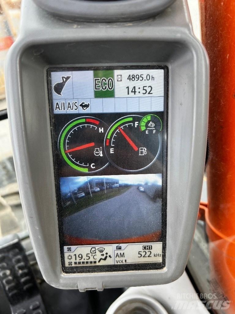 Hitachi ZX 135 US-6 Εκσκαφείς με ερπύστριες