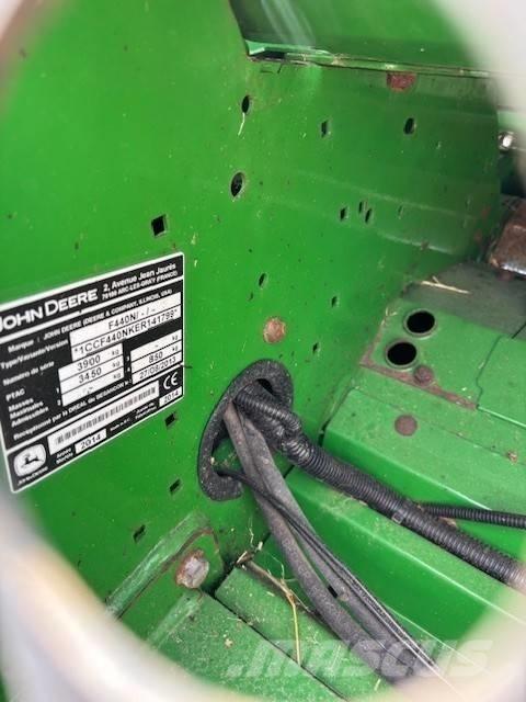 John Deere F 440 R Πρέσες κυλινδρικών δεμάτων