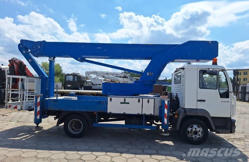 Bison TKA 30 KS Εναέριες πλατφόρμες τοποθετημένες σε φορτηγό