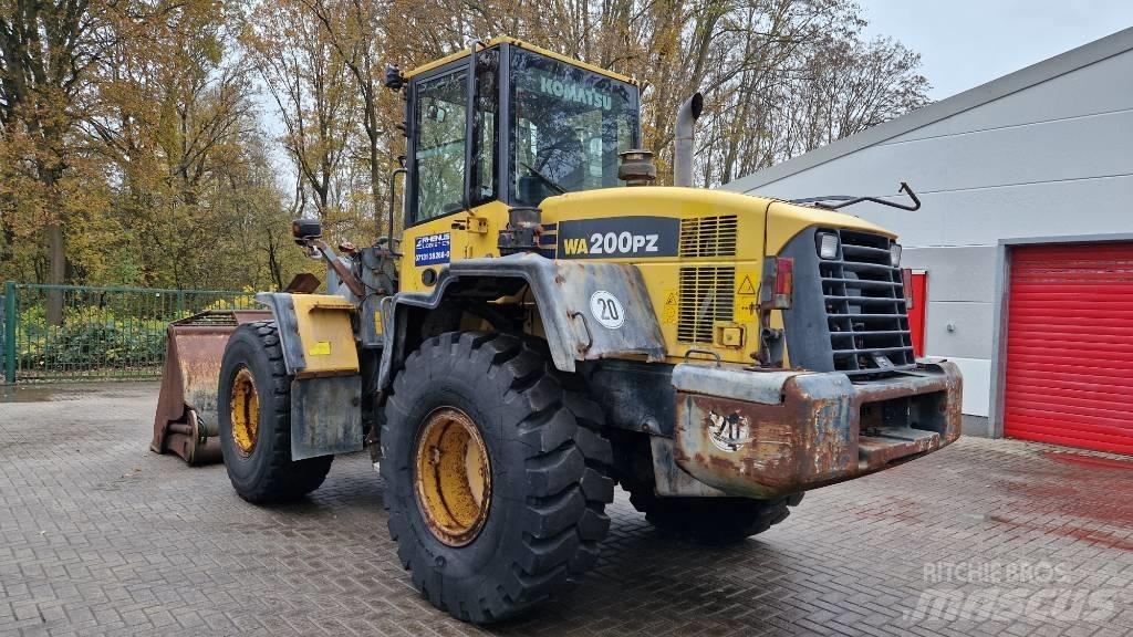 Komatsu WA 200 PZ-6 Φορτωτές με λάστιχα (Τροχοφόροι)