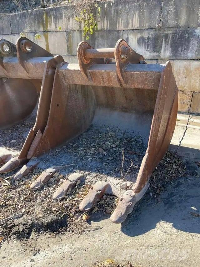 Komatsu PC 400 Εκσκαφείς με ερπύστριες