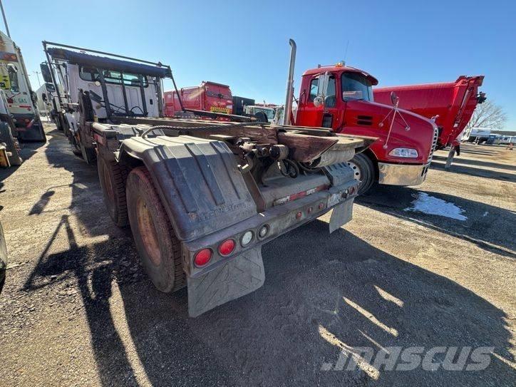 Freightliner M2 Φορτηγά με γερανό & γάτζο