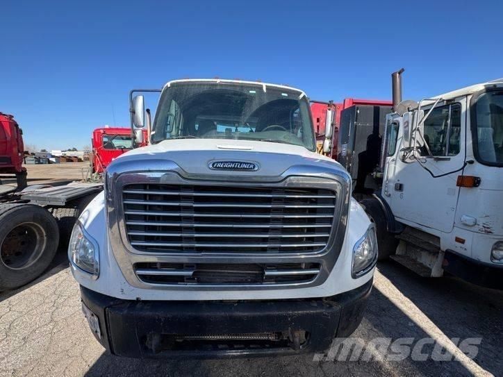 Freightliner M2 Φορτηγά με γερανό & γάτζο