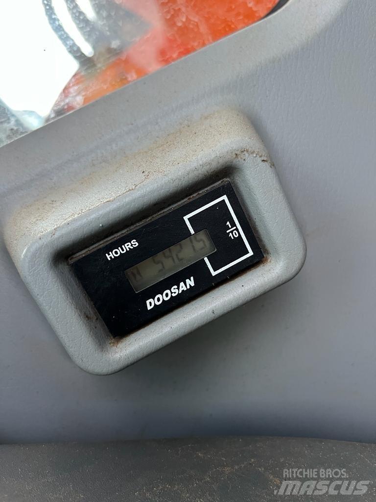 Doosan DX140 LCR Εκσκαφείς με ερπύστριες