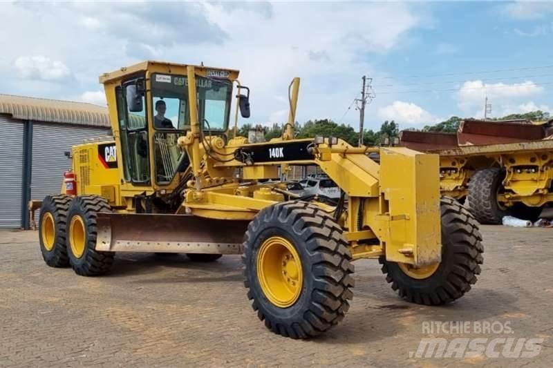 CAT  140K Γκρέιντερς