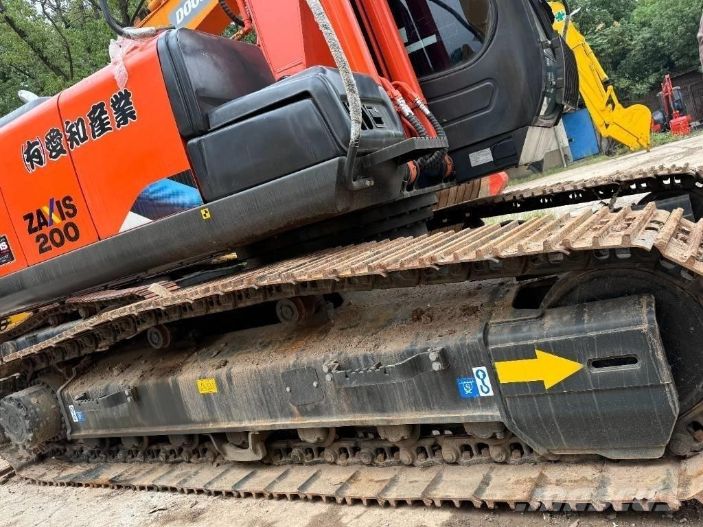 Hitachi ZX 200 Εκσκαφείς με ερπύστριες
