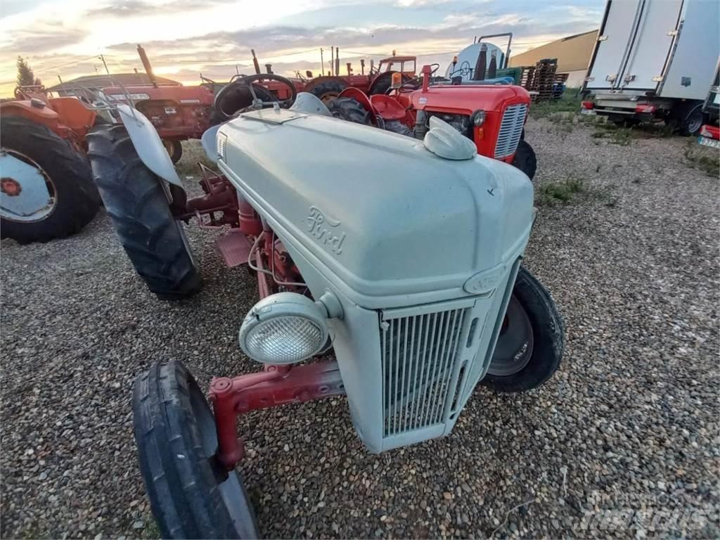 Ford 8N Τρακτέρ